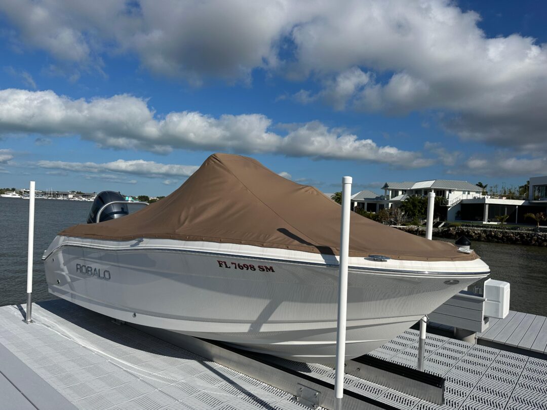 Used Robalo R180 Center Console