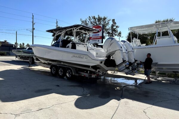 White 2020 Nor-Tech 340 Sport Center Console