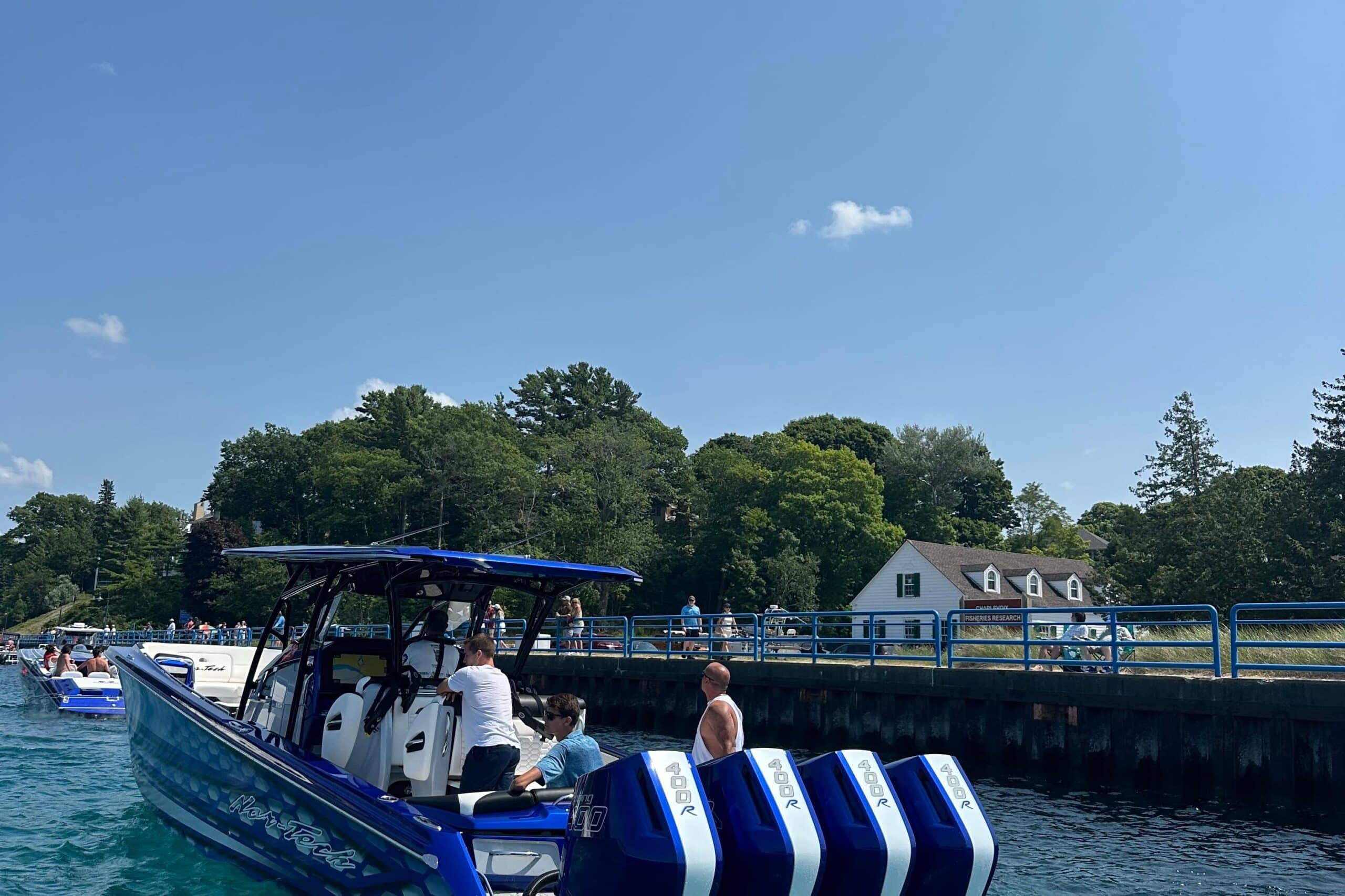 Blue Nor-Tech 390 Sport Sailing Away